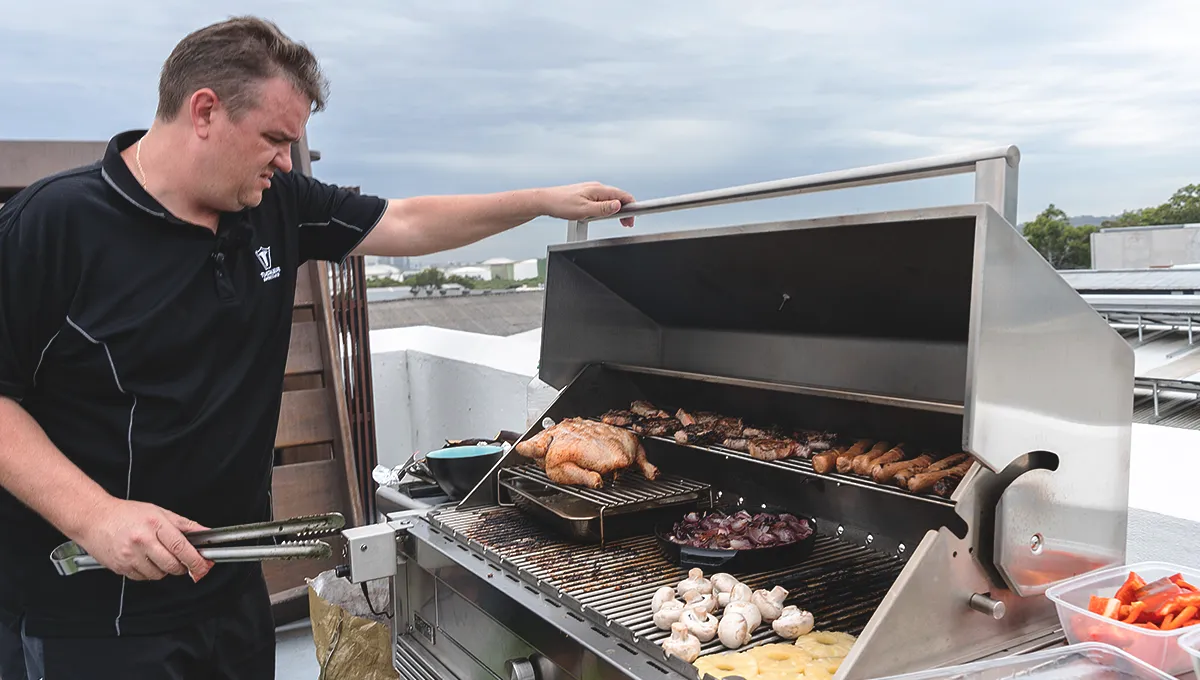 Tucker Charcoal Deluxe Pro BBQ on Cabinet with Hinged Lid - Image 8
