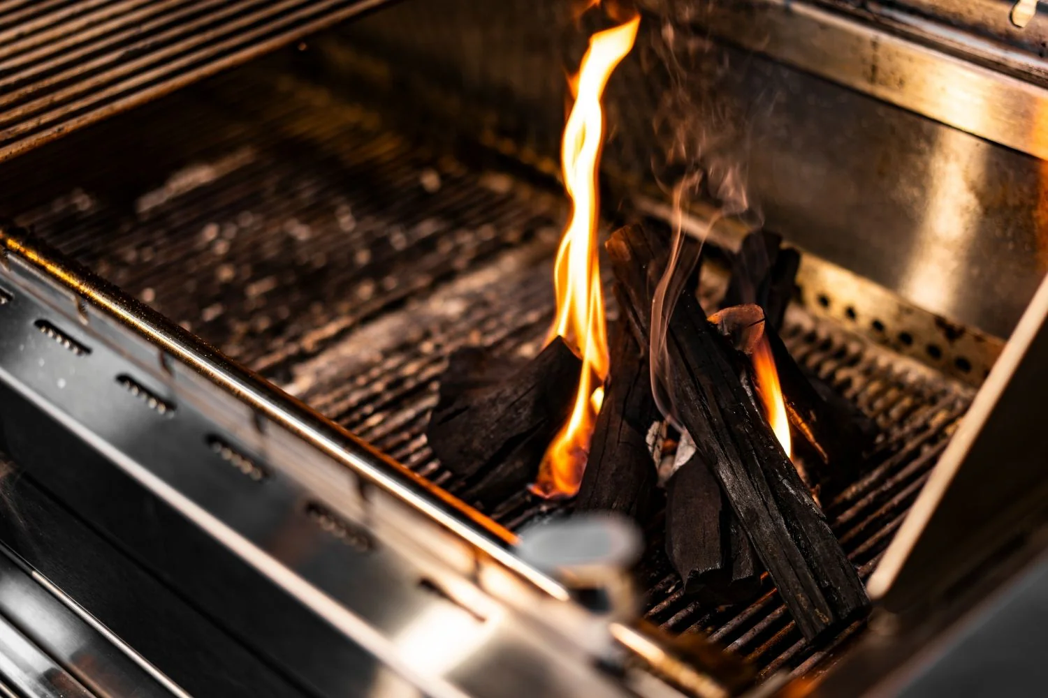 Tucker Charcoal Deluxe Pro XL Built-In BBQ with Roasting Hood - Image 10